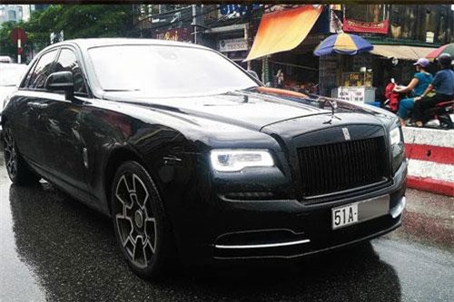 Em trai MC Ngọc Trinh sở hữu hàng loạt xe hơi tiền tỷ