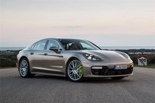 9. Porsche Panamera Turbo S E-Hybrid 2019 (vận tốc tối đa: 309 km/h).