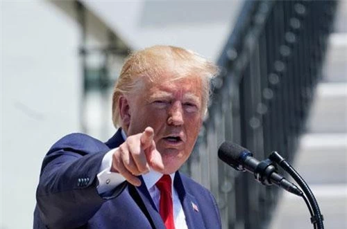 Tổng thống Trump phát biểu tại Nhà Trắng ngày 15/7 (Ảnh: Reuters)