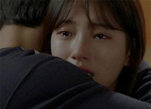 Tỉnh dậy từ cuộc phẫu thuật thập tử nhất sinh, tôi liền mang “quà” tới mừng đám cưới