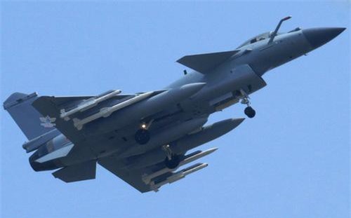 J-10C Trung Quốc liệu có cơ hội chiến thắng khi đối đầu F-16 Block 52 Plus Mỹ?
