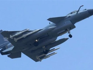 J-10C Trung Quốc liệu có cơ hội chiến thắng khi đối đầu F-16 Block 52 Plus Mỹ?