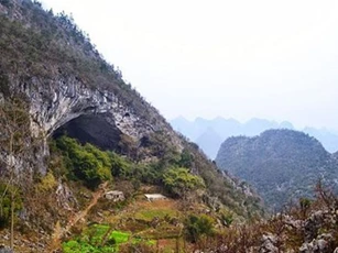 Cận cảnh sinh hoạt của những người vẫn sống trong hang đá
