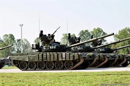 Xe tăng T-72B1MS “Đại bàng trắng” của Lào trong lễ duyệt binh chào mừng 70 năm thành lập quân đội. Ảnh: Bộ Quốc phòng Lào.