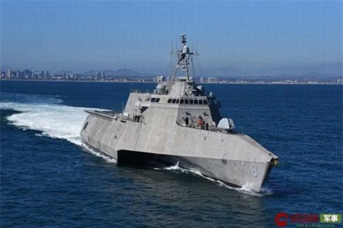 Siêu tàu chiến ba thân của Mỹ lần đầu tiên ghé châu Á