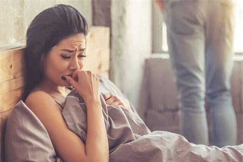 Em như "rơi xuống vực" từ ngày biết anh có vợ bé