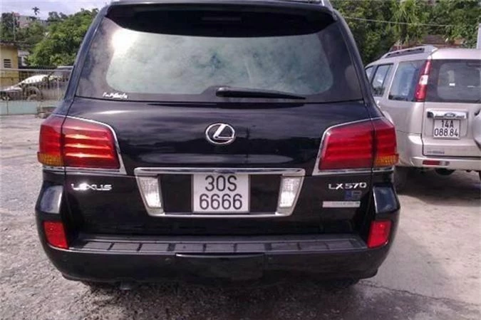 Choang vang dan xe Lexus LX570 bien so sieu dep hinh anh 10