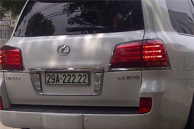 Choang vang dan xe Lexus LX570 bien so sieu dep hinh anh 11