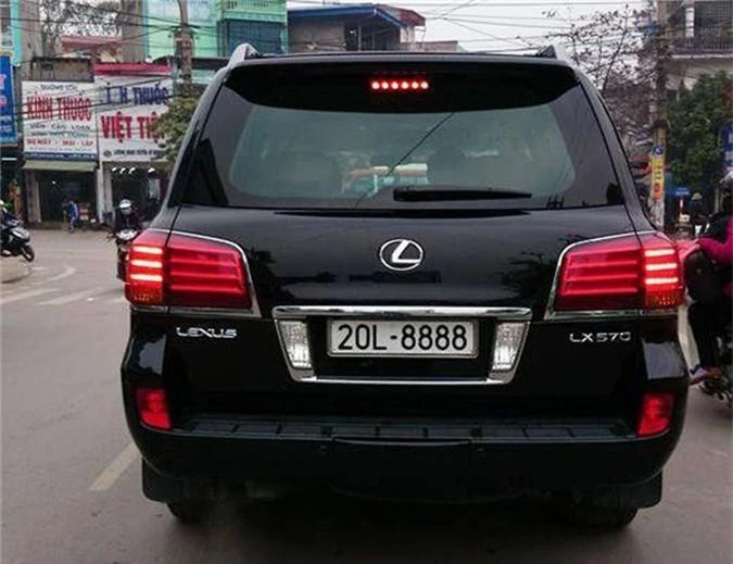 Choang vang dan xe Lexus LX570 bien so sieu dep hinh anh 6