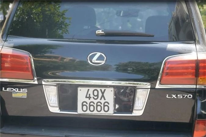 Choang vang dan xe Lexus LX570 bien so sieu dep hinh anh 9