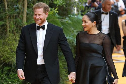 Sai lầm lớn nhất của vợ chồng Meghan Markle khiến cho họ trở thành cặp đôi "thảm họa" nhất hiện nay khi phải hứng chịu một loạt chỉ trích