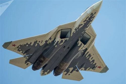 Tiêm kích Su-57 do Tập đoàn Sukhoi phát triển để cạnh tranh với đối thủ F-22, F-35 của Mỹ.
