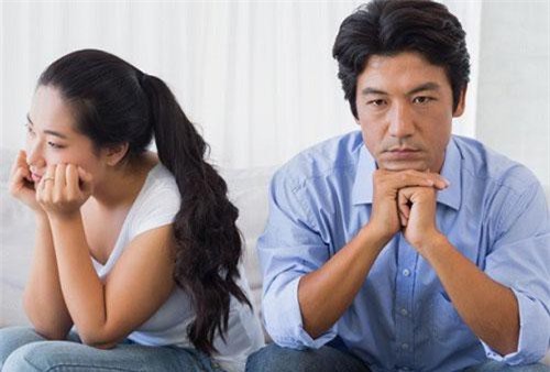 Không chịu đựng nổi vợ vì chê bố mẹ chồng là “đồ nhà quê”