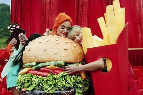 Katy Perry chỉ yêu cầu duy nhất một điều trước khi đồng ý hòa giải với “kẻ thù” Taylor Swift, dân tình nghe xong mà ngã ngửa