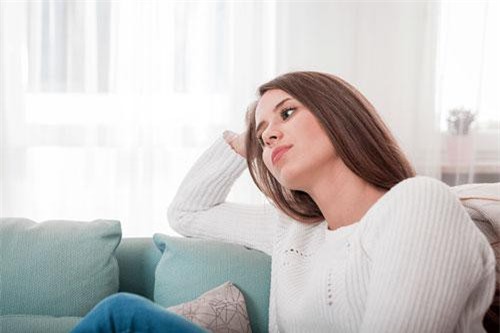 'Bí bách' khi phải từ bỏ thế giới mình đang có để hòa nhập vào thế giới của chồng