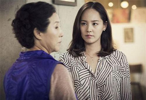 Choáng váng trước mâm cơm mẹ chồng để phần, con dâu phản ứng khiến bà tái mặt