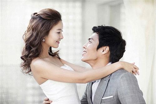 Tình cờ đọc tin nhắn của chồng, tôi cay đắng khi phát hiện sự thật về người 'đầu ấp tay gối' bấy lâu nay