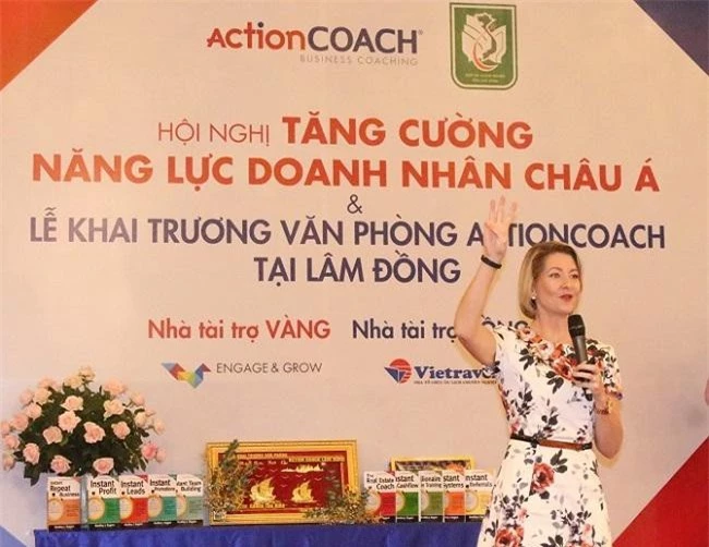 Master Coach Charmain Campell, Giám đốc ActionCOACH Đông Nam Á đã có buổi đào tạo với chủ đề: “Tăng cường năng lực doanh nhân châu Á” với sự tham gia của khoảng 150 chủ doanh nghiệp tại tỉnh Lâm Đồng.