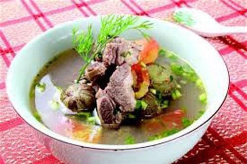 Cách làm canh sườn nấu sấu giải nhiệt ngày nắng nóng