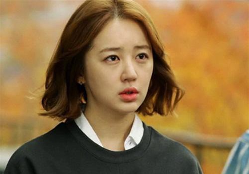 Biết con trai ngoại tình, mẹ chồng đập cục tiền trước mặt khiến con dâu chết điếng