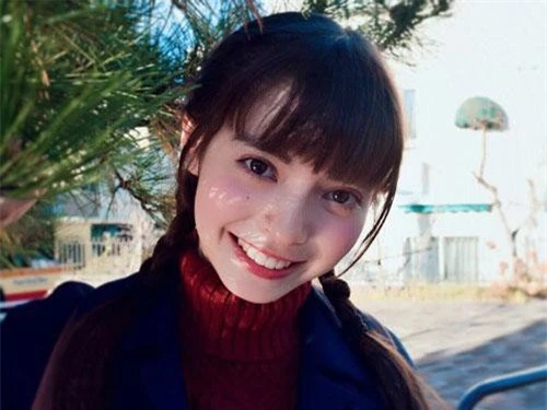 Tomiko Claire, 18 tuổi, là con lai Mỹ - Nhật, từng tham gia diễn xuất trong một số bộ phim ngắn và MV. Cô hiện sinh sống tại thủ đô Tokyo. Tờ Bright Side đã lấy côlà ví dụ cho nhan sắc "hafu" đầy rực rỡ và cuốn hút. Ảnh: @tomi.claire.