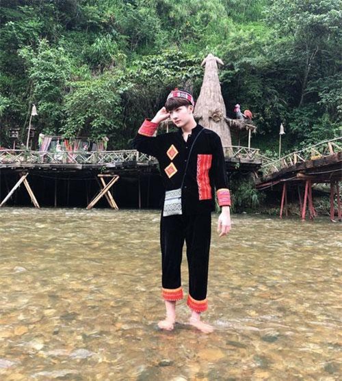 “Hot boy dân tộc” tại Sa Pa khiến dân mạng xao xuyến