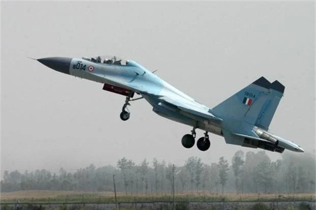 An Do mua cung luc 18 tiem kich, lai la Su-30MKI duoc xuong ten-Hinh-8