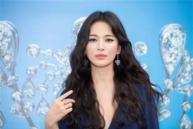 Công bố bài phỏng vấn đầu tiên của Song Hye Kyo giữa bão ly hôn: Tôi cần có một khoảng thời gian cho riêng mình - Ảnh 4.