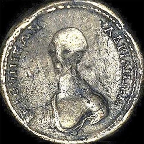 Đồng xu cổ xưa in hình 
