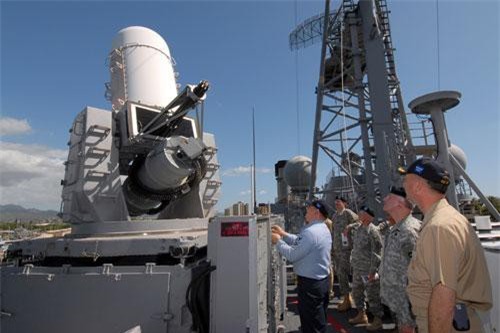 Uy lực lá chắn thép trên chiến hạm Mỹ vừa bắn hạ máy bay Iran