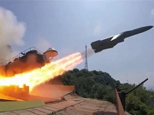 Clip: Tàu khu trục Nga bắn trúng tên lửa trong tập trận hải quân ở Crimea