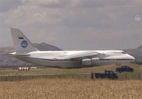 Tên lửa S-400 “đổ bộ” xuống Thổ Nhĩ Kỳ, Mỹ bất lực đứng nhìn!