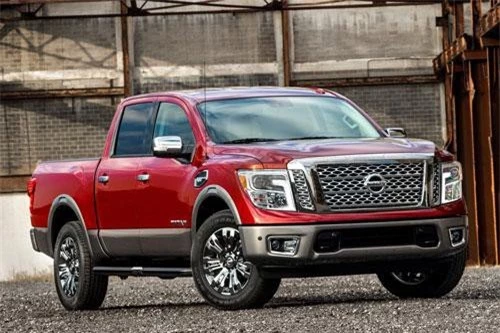 10. Nissan Titan S (giá khởi điểm: 32.085 USD).