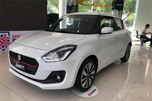 Xe hatchback hạng B giảm giá kỷ lục rẻ ngang xe hạng A