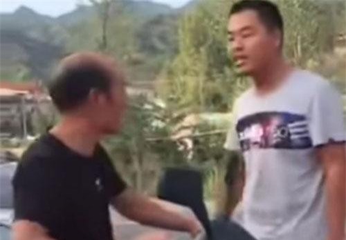 Clip: Đi tù vì chặn đánh giáo viên cũ, quay clip đưa lên mạng xã hội