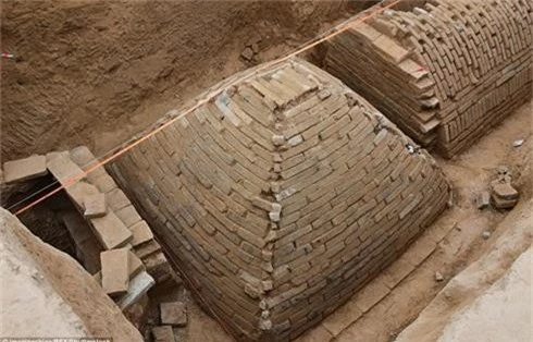 Phát hiện ngôi mộ kim tự tháp bí ẩn ở Trung Quốc - ảnh 1