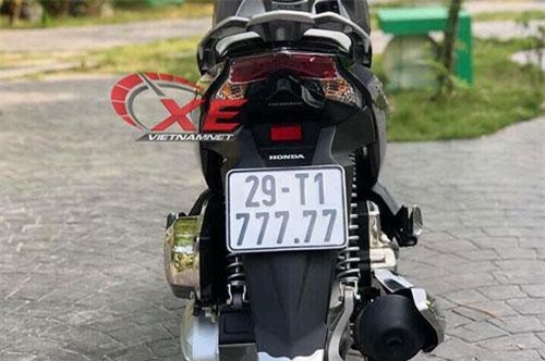 Đeo biển khủng, Honda Air Blade 2018 đội giá 150 triệu đồng