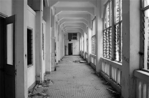 Bệnh viện ma nổi tiếng nhất Singapore: Từ lời đồn rùng rợn đến trải nghiệm kinh hoàng của thợ săn ma