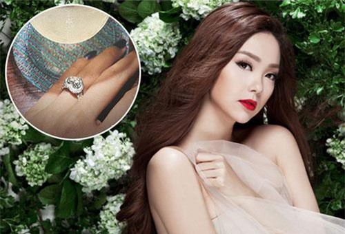 Minh Hằng tiếp tục khoe nhẫn kim cương, ngầm thông báo sắp lên xe hoa?