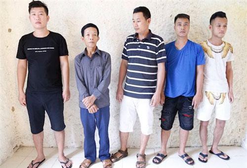 Hà Tĩnh: Tóm gọn ổ bạc trong quán cà phê, thu giữ 81 triệu đồng