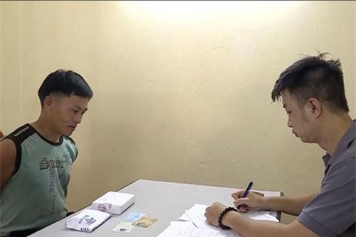 Bắt đối tượng mua bán ma tuý xuyên biên giới tại Sơn La