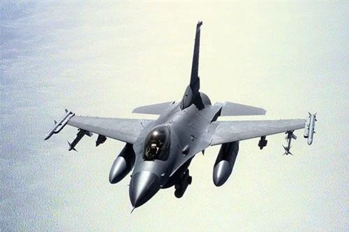 F-16 Fighting Falcon từng tham chiến ở Kosovo. Nguồn: USAF/Getty Images.