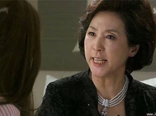 Con dâu điếng người vì mẹ chồng chửi "mày ngủ được với chồng mày thì cũng ngủ được với thằng khác!"