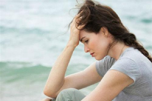 "Sống chết" cãi lại gia đình để kết hôn rồi lại hối hận khôn cùng