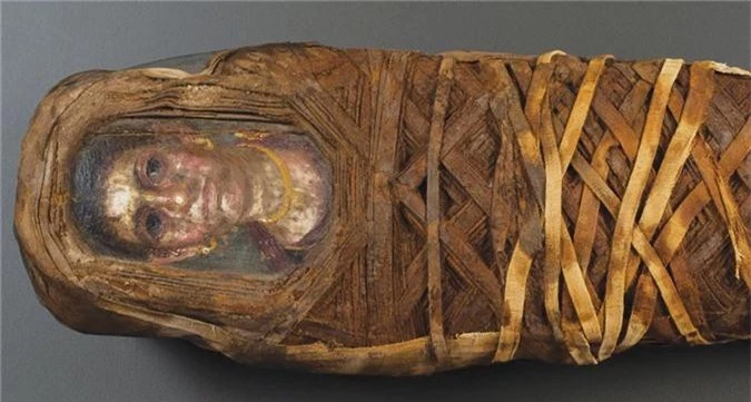 Bí ẩn những bức chân dung xác ướp Ai Cập cổ: Vẽ chính chủ và đa phần là nguyên liệu ngoại - Ảnh 2.