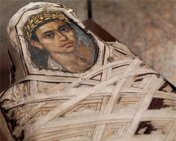 Bí ẩn những bức chân dung xác ướp Ai Cập cổ: Vẽ chính chủ và đa phần là nguyên liệu ngoại - Ảnh 4.