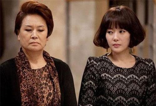 Khổ nhục vì mẹ chồng coi thường con dâu lương 6 triệu/tháng