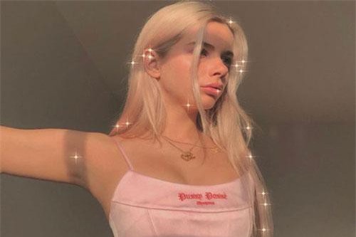 Siêu mẫu Ba Lan khoe vòng eo với số đo "đáng nể"