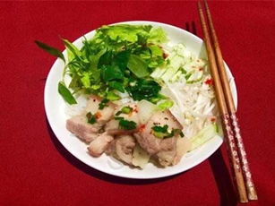 Cách làm món bún thịt ba chỉ lợn xào lạ miệng