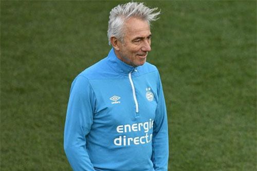 HLV tuyển UAE đánh giá Việt Nam trội hơn Thái Lan thời điểm hiện tại